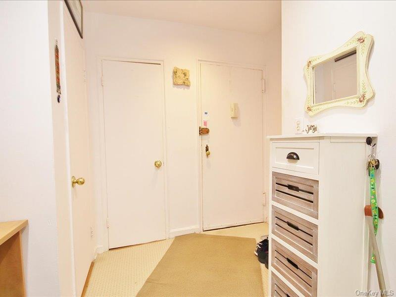 #8 photo, 10 Bryant Gardens, White Plains , NY 10605