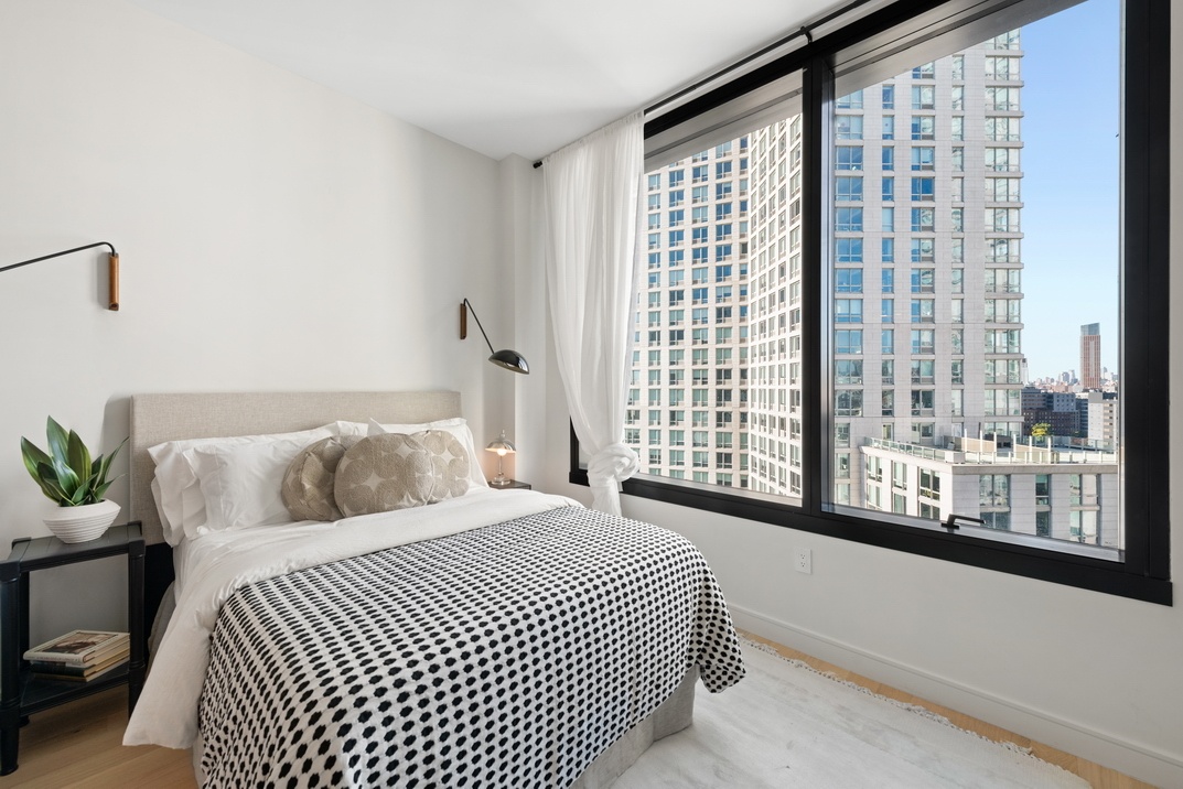 #3 photo, 45-30 Pearson Street, Court Square , NY 11101