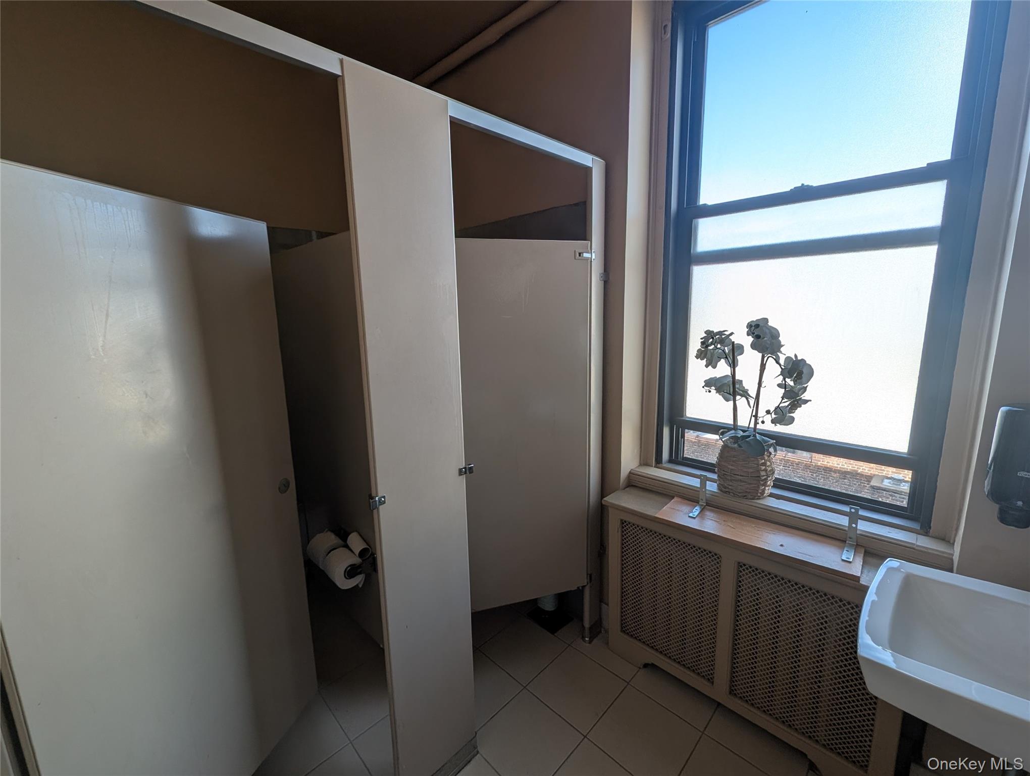 #11 photo, 22-45 31st St 31 Street, クイーンズ区 Astoria , NY 11105