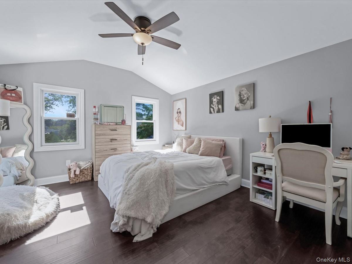 #20 photo, 10 Smith Street, サフォーク郡 Center Moriches , NY 11934