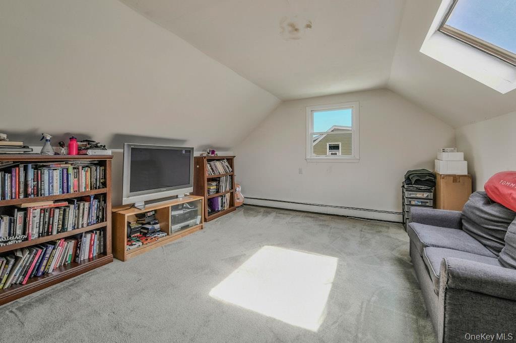 #13 photo, 170 Wickfield Lane, North Babylon , NY 11703