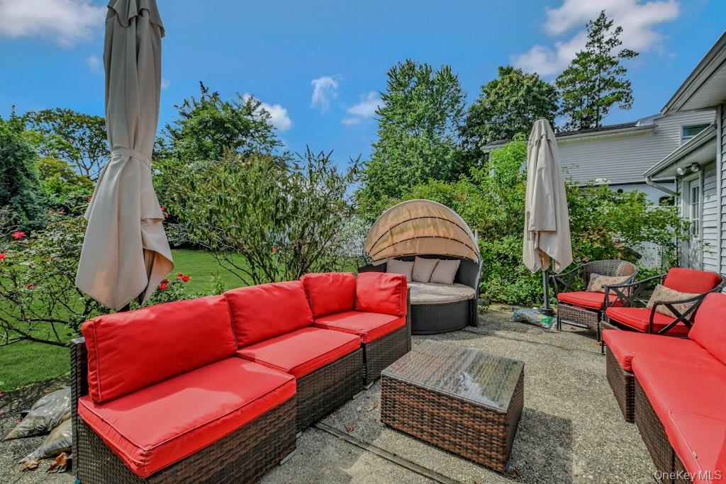 #16 photo, 170 Wickfield Lane, North Babylon , NY 11703