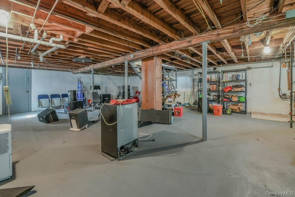 #18 photo, 170 Wickfield Lane, North Babylon , NY 11703