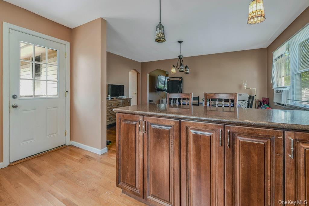 #5 photo, 170 Wickfield Lane, North Babylon , NY 11703