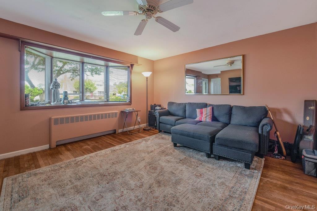 #7 photo, 170 Wickfield Lane, North Babylon , NY 11703