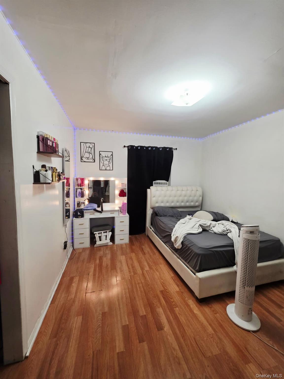 #8 photo, 9326 197th Street, Hollis , NY 11423