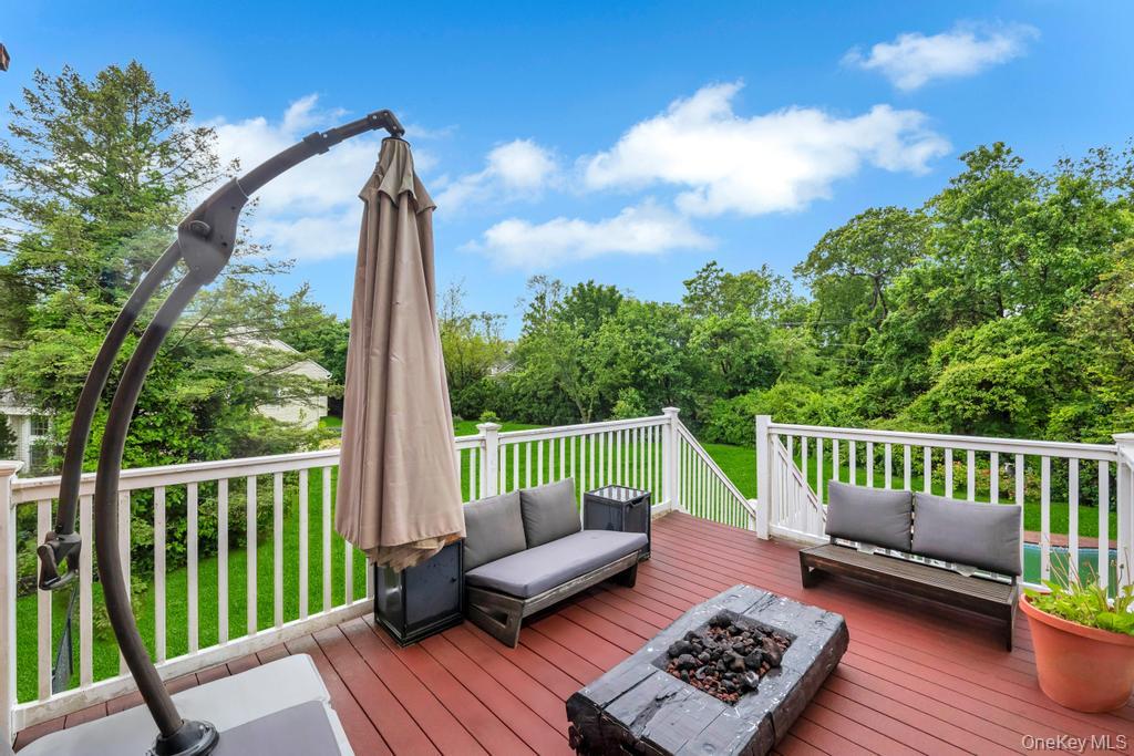 #11 photo, 4 Bridle Court, Northport , NY 11768