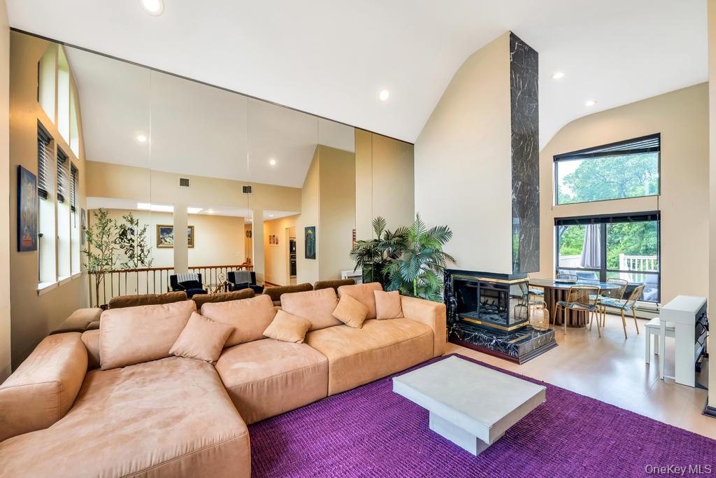 #14 photo, 4 Bridle Court, Northport , NY 11768