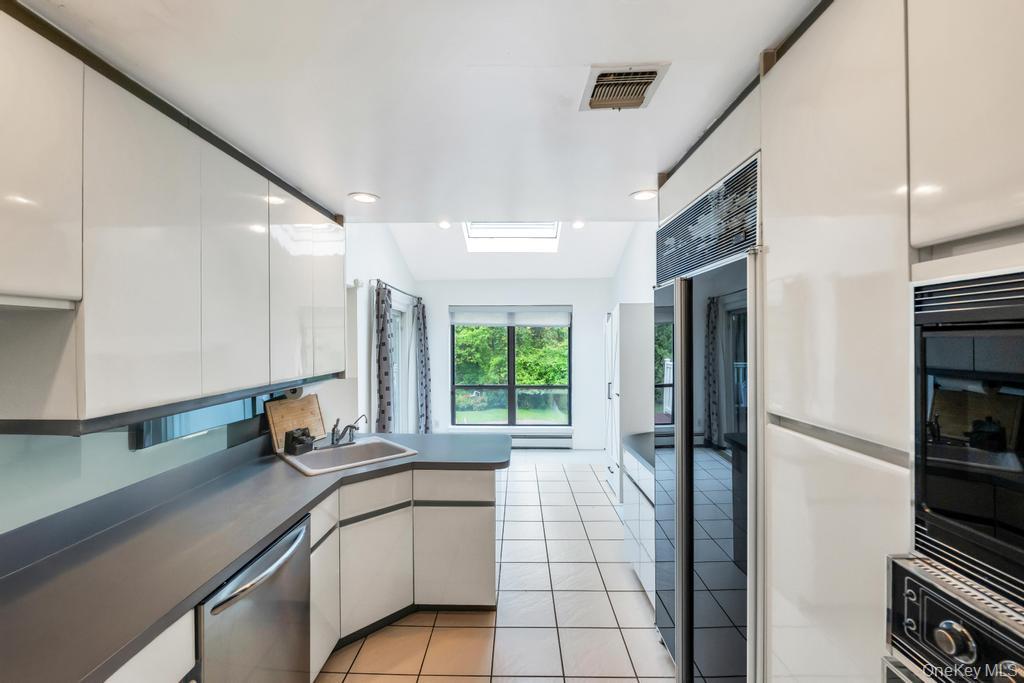 #19 photo, 4 Bridle Court, Northport , NY 11768