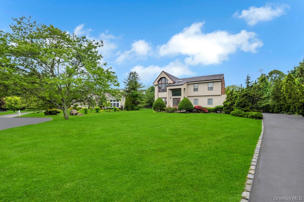 #2 photo, 4 Bridle Court, Northport , NY 11768