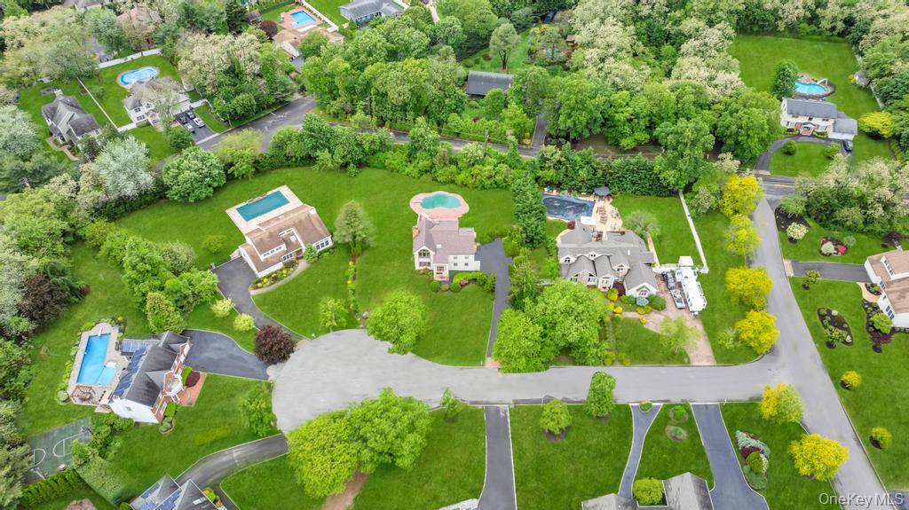 #4 photo, 4 Bridle Court, Northport , NY 11768