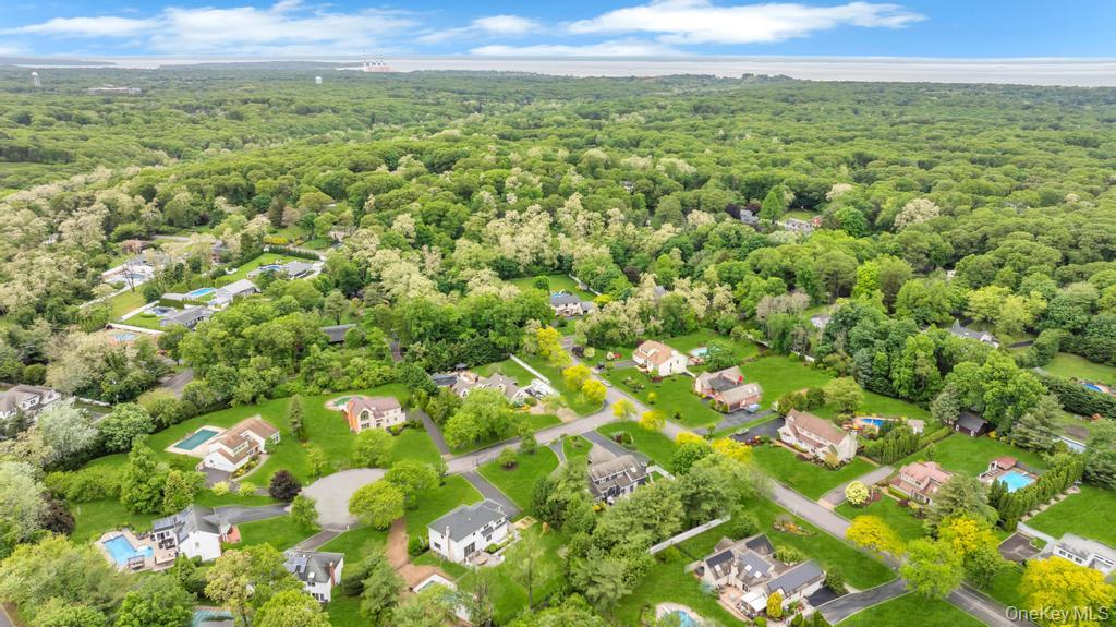 #6 photo, 4 Bridle Court, Northport , NY 11768