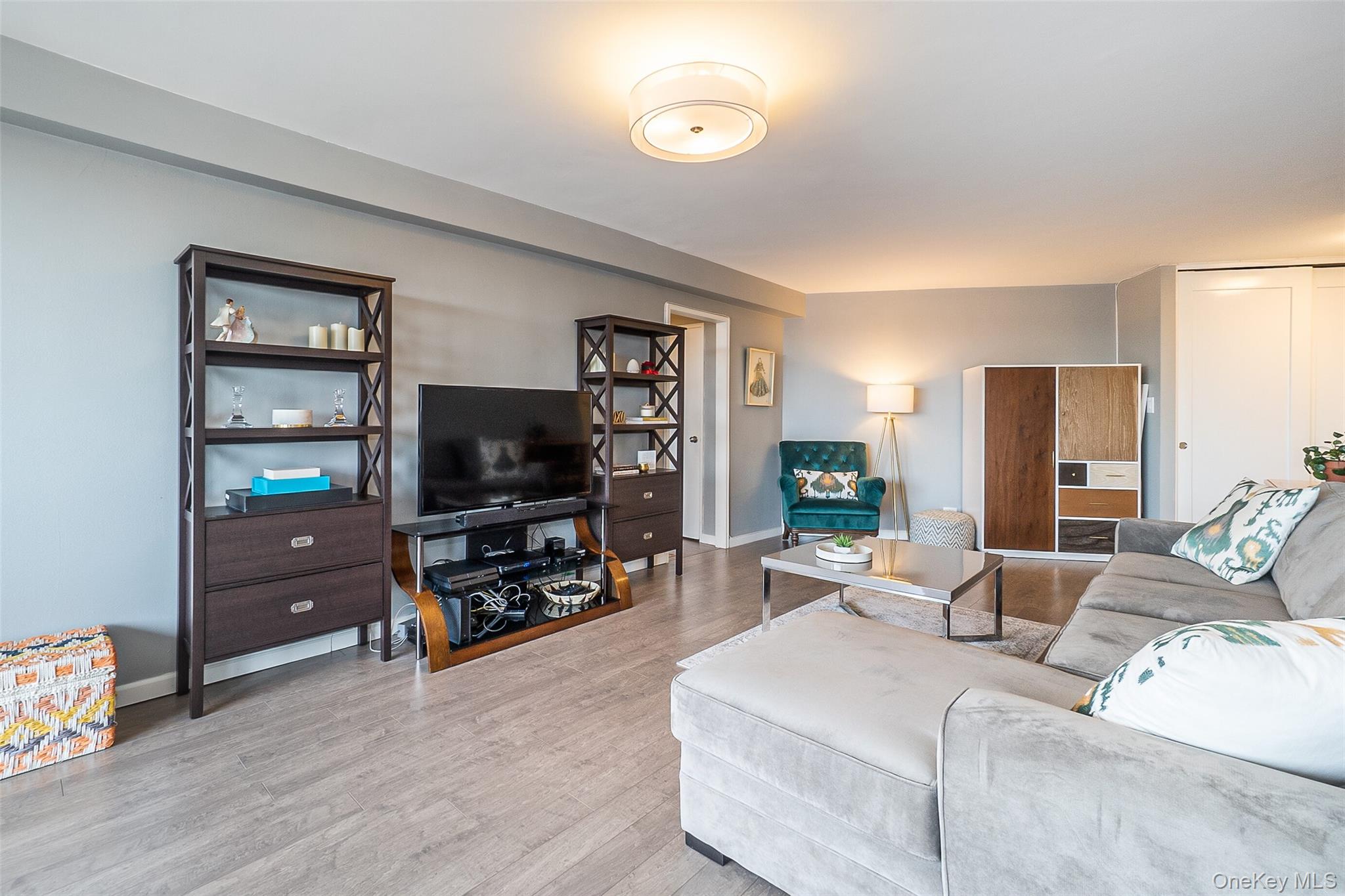 #8 photo, 85-15 Main Street, クイーンズ区 Briarwood , NY 11435