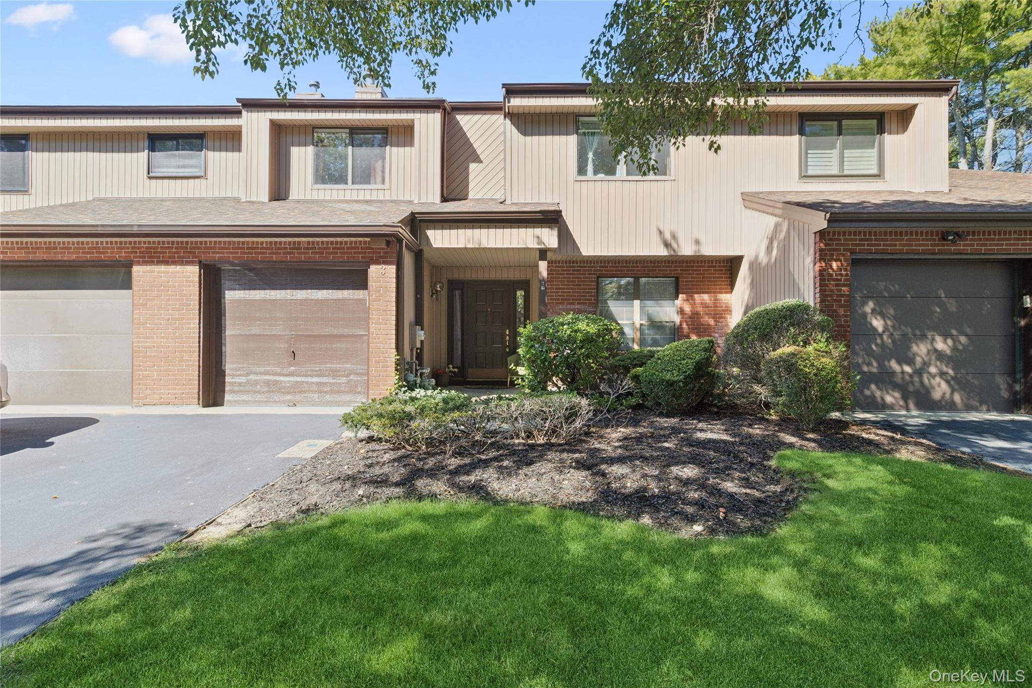 #1 photo, 3 Timber Ridge Drive, サフォーク郡 Holbrook , NY 11741