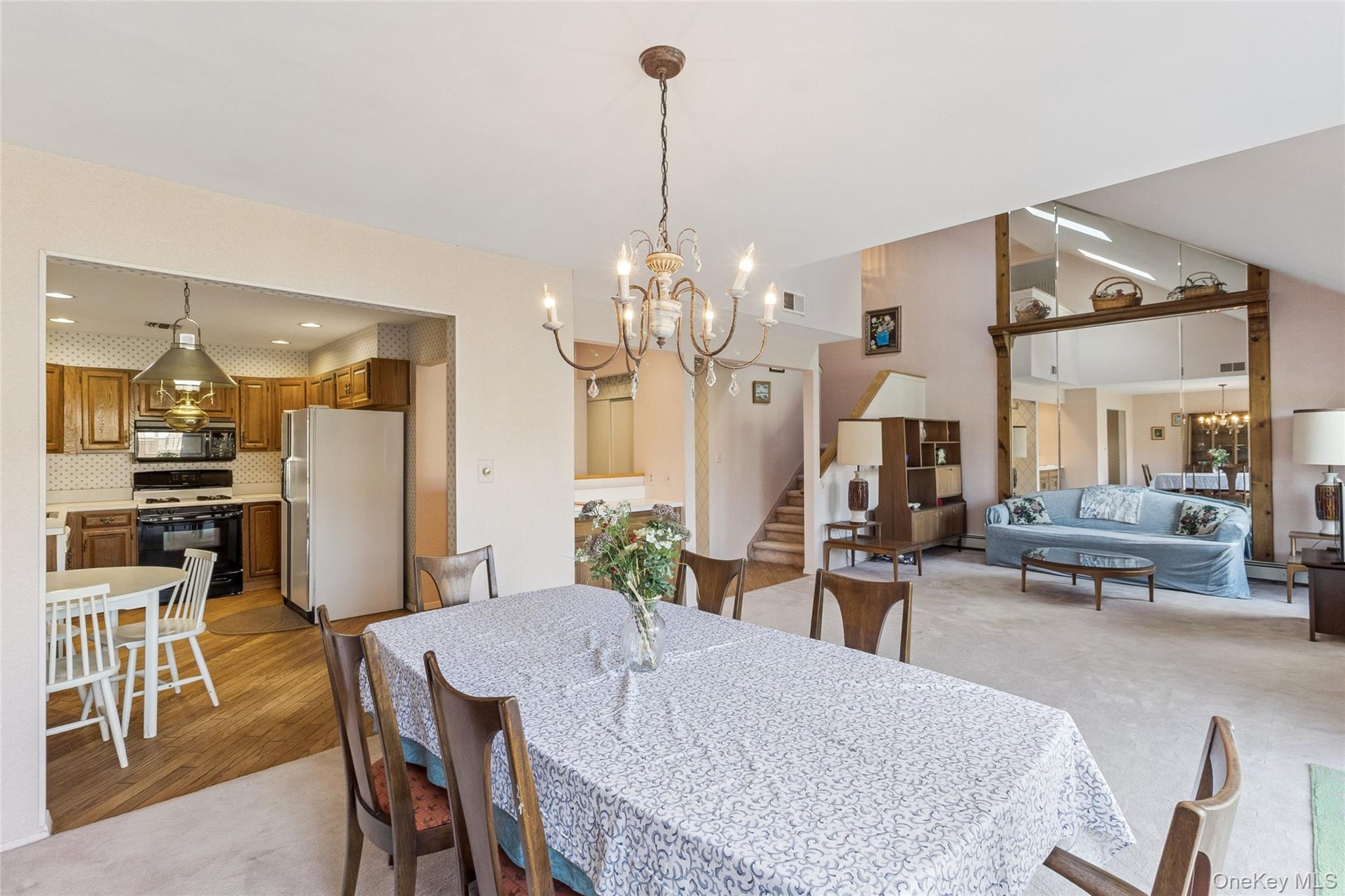 #11 photo, 3 Timber Ridge Drive, サフォーク郡 Holbrook , NY 11741