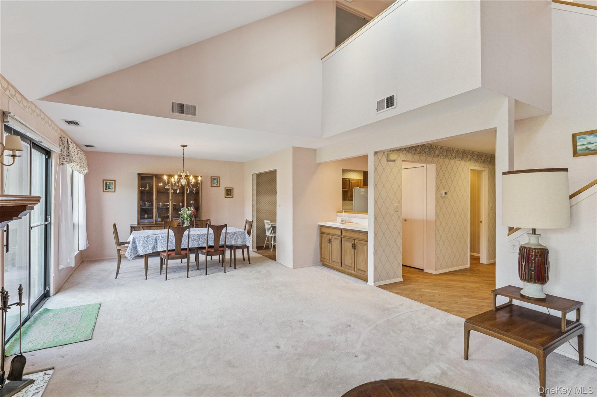 #8 photo, 3 Timber Ridge Drive, サフォーク郡 Holbrook , NY 11741