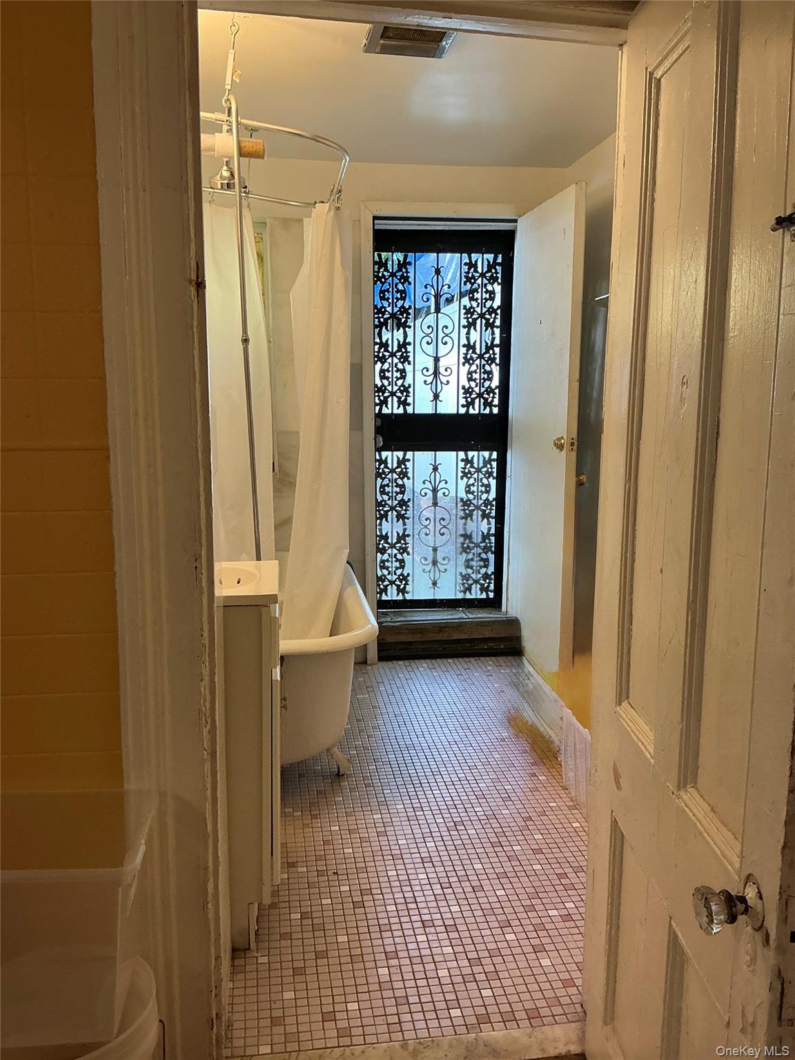 #6 photo, 819 Marcy Avenue, Brooklyn , NY 11216