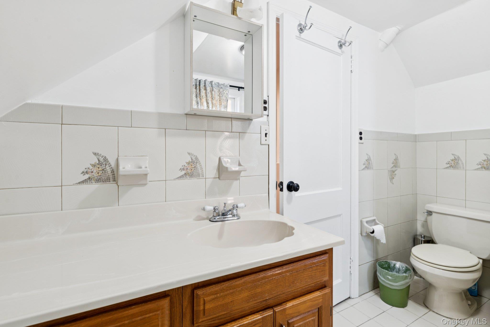 #16 photo, 323 Barwick Boulevard, Mineola , NY 11501