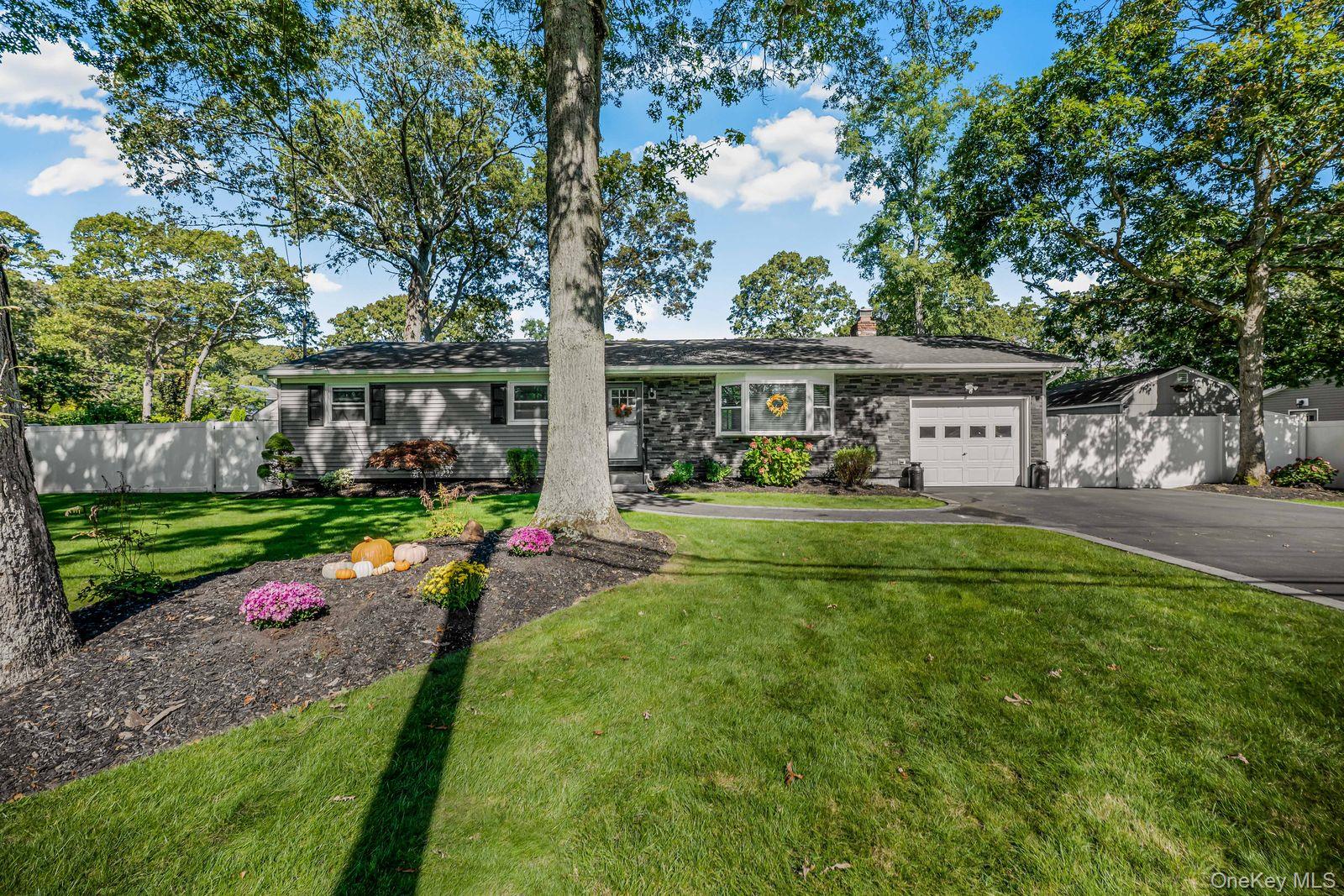 #4 photo, 7 Plymouth Street, 롱 아일랜드 Centereach , NY 11720