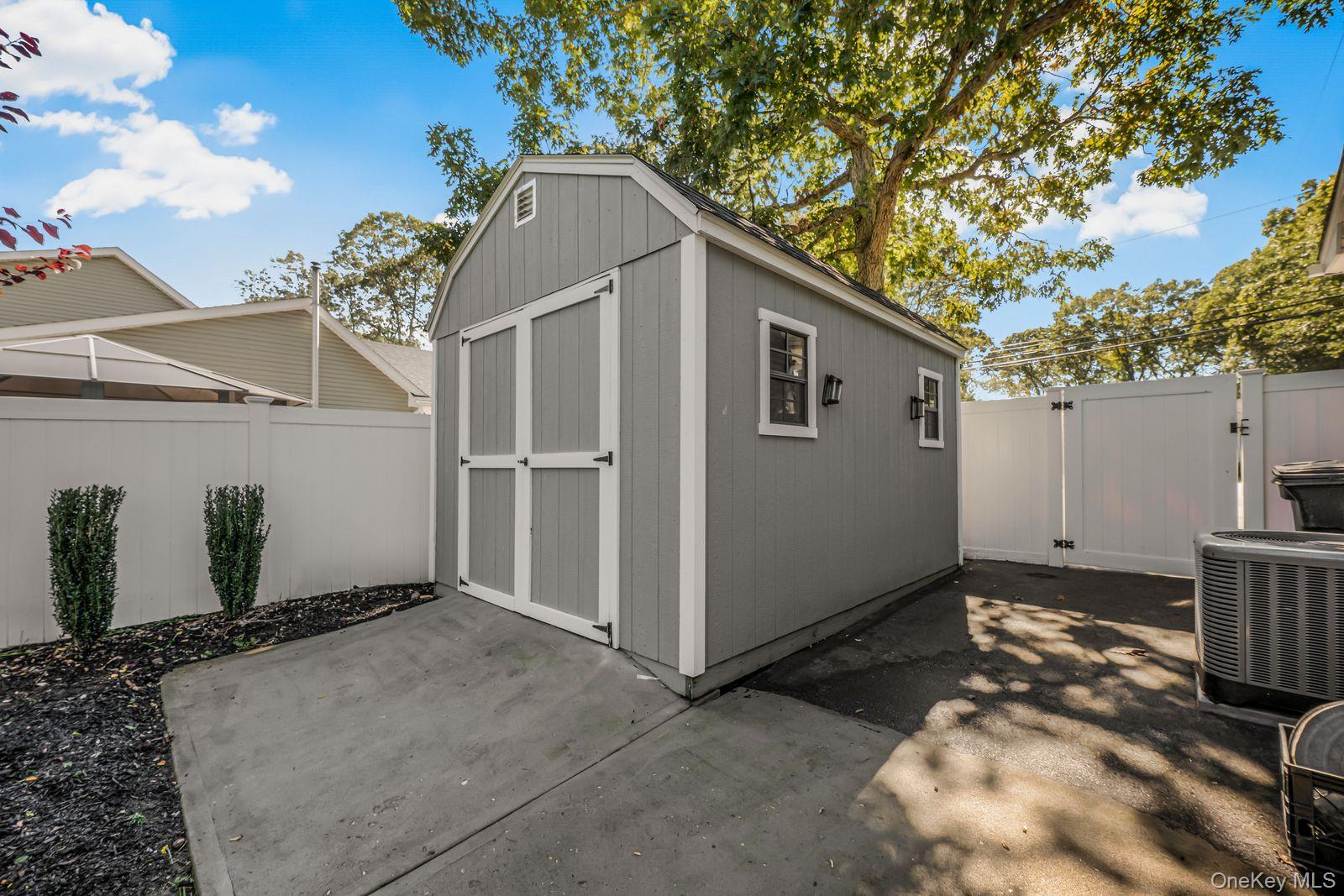 #9 photo, 7 Plymouth Street, 롱 아일랜드 Centereach , NY 11720