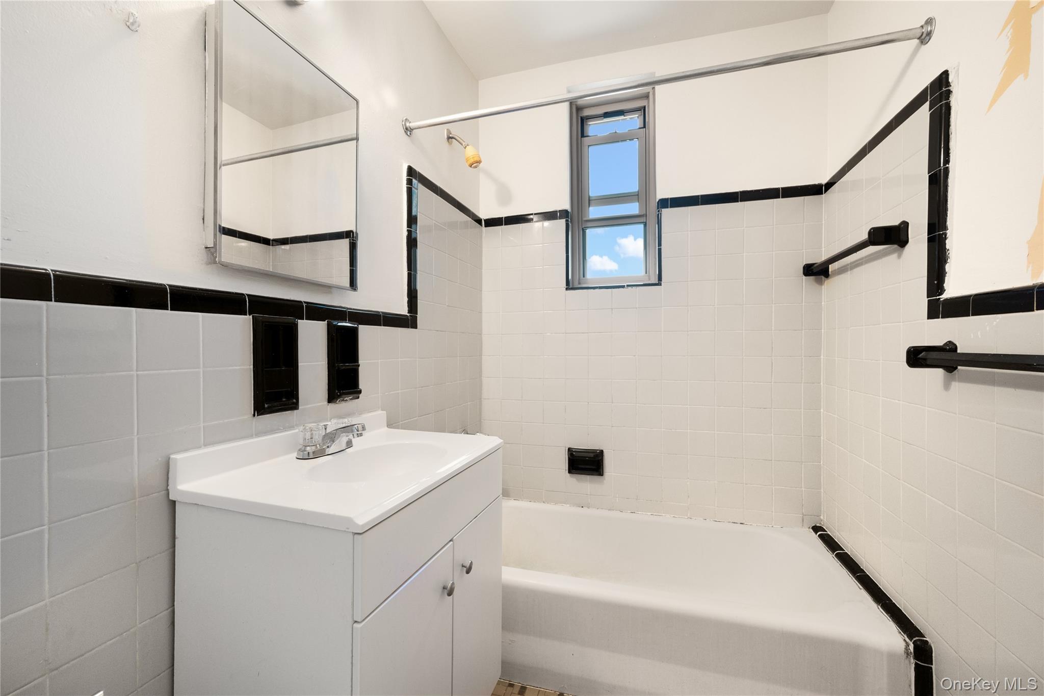 #16 photo, 67-25 Clyde Street, Forest Hills , NY 11375