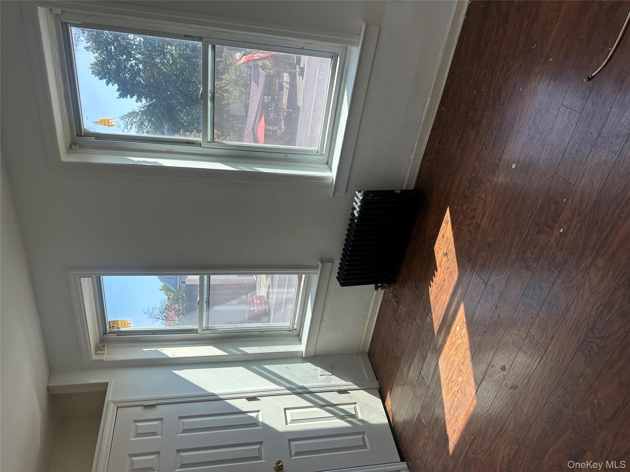 #7 photo, 19713 Jamaica Avenue, Hollis , NY 11423