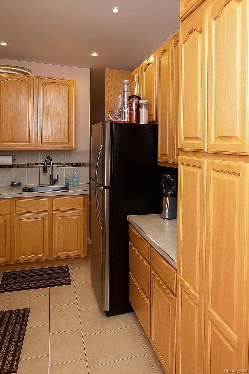 #7 photo, 303 E 48th Street, Brooklyn , NY 11203