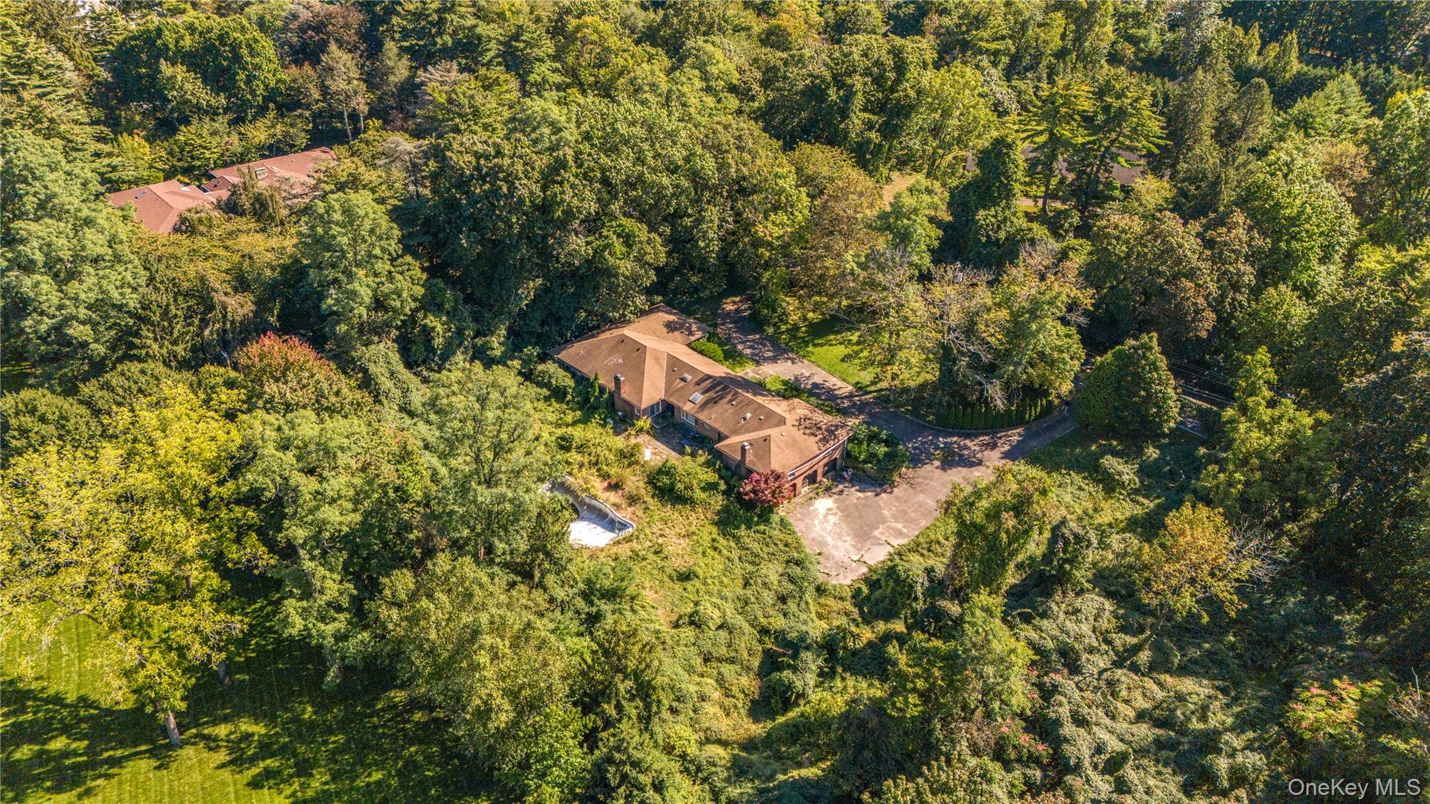 #6 photo, 169 Middle Neck Road, Sands Point , NY 11050