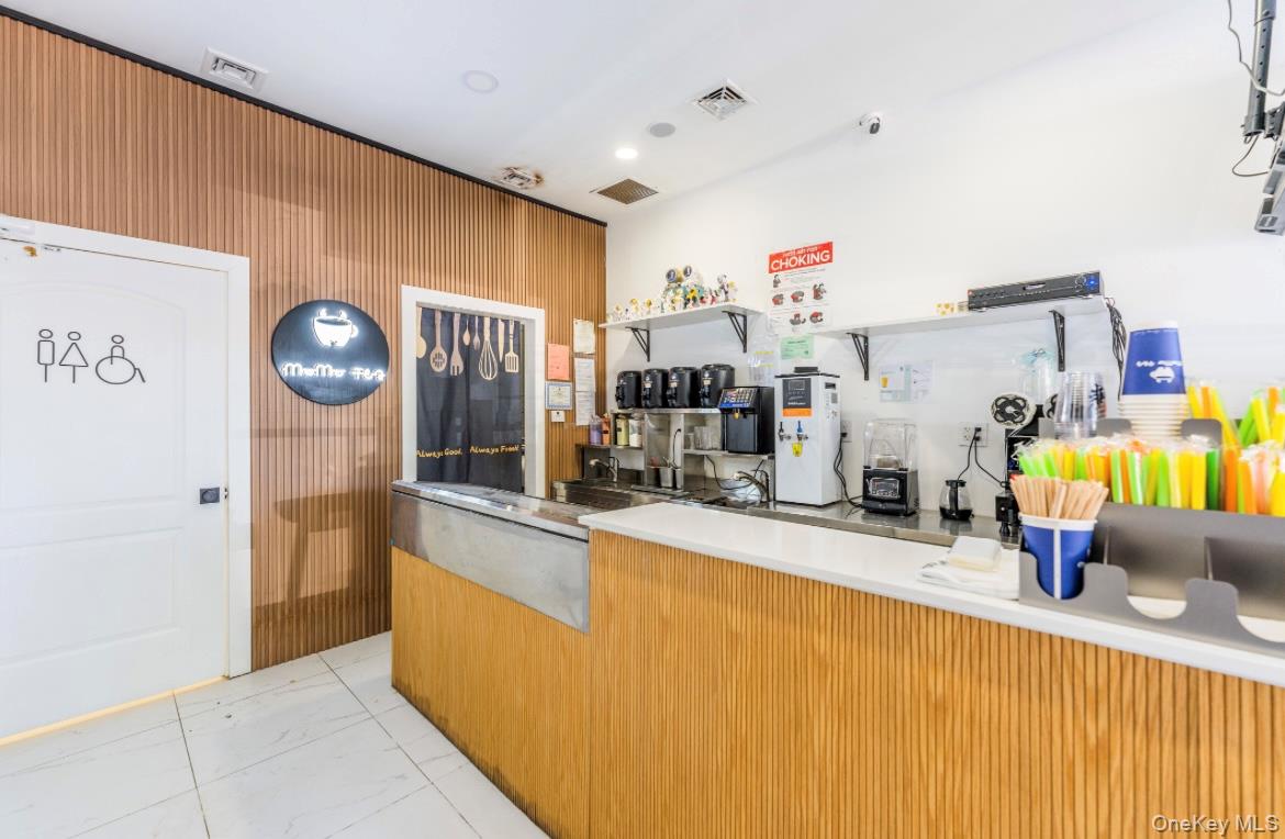 #12 photo, 28-82 Merrick Rd, ナッソー郡 Bellmore , NY 11710