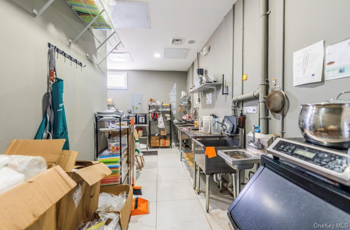 #16 photo, 28-82 Merrick Rd, ナッソー郡 Bellmore , NY 11710