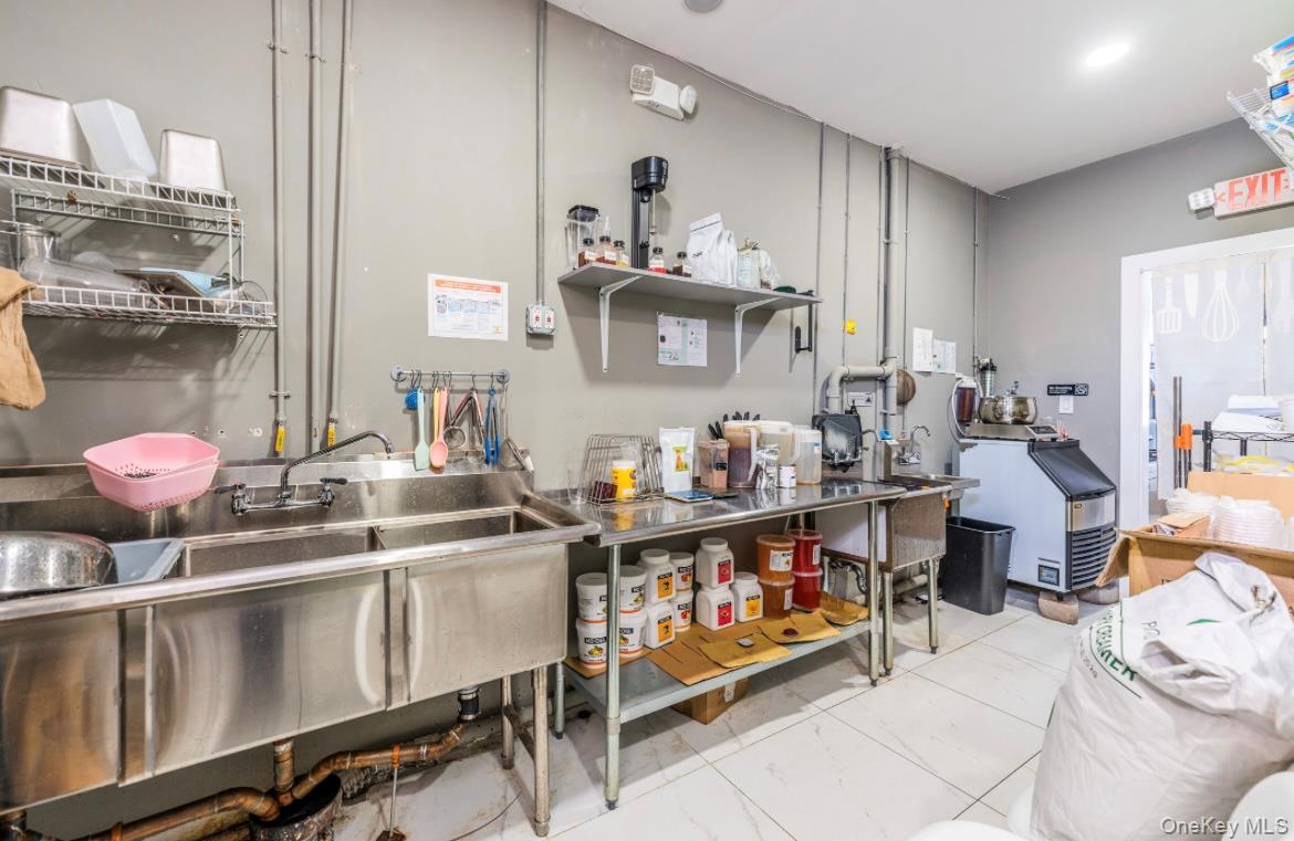 #18 photo, 28-82 Merrick Rd, ナッソー郡 Bellmore , NY 11710