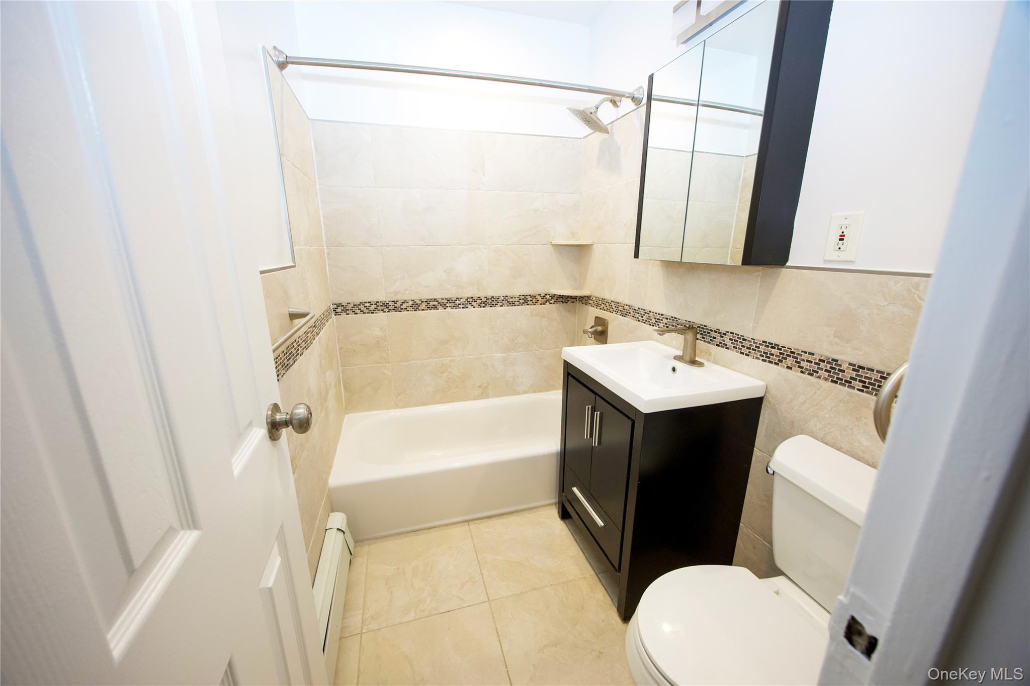 #5 photo, 77 Lenox Road, Rockville Centre , NY 11570