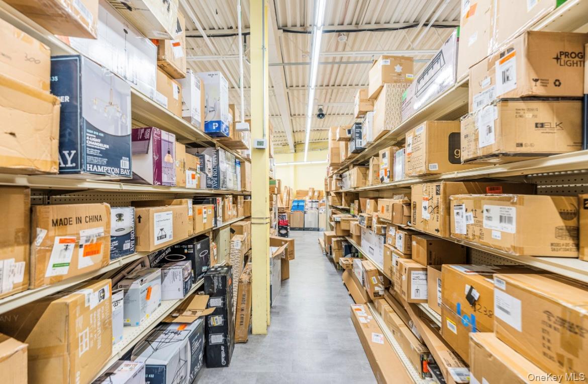 #12 photo, 555 Greenwich Street, ナッソー郡 Hempstead , NY 11550