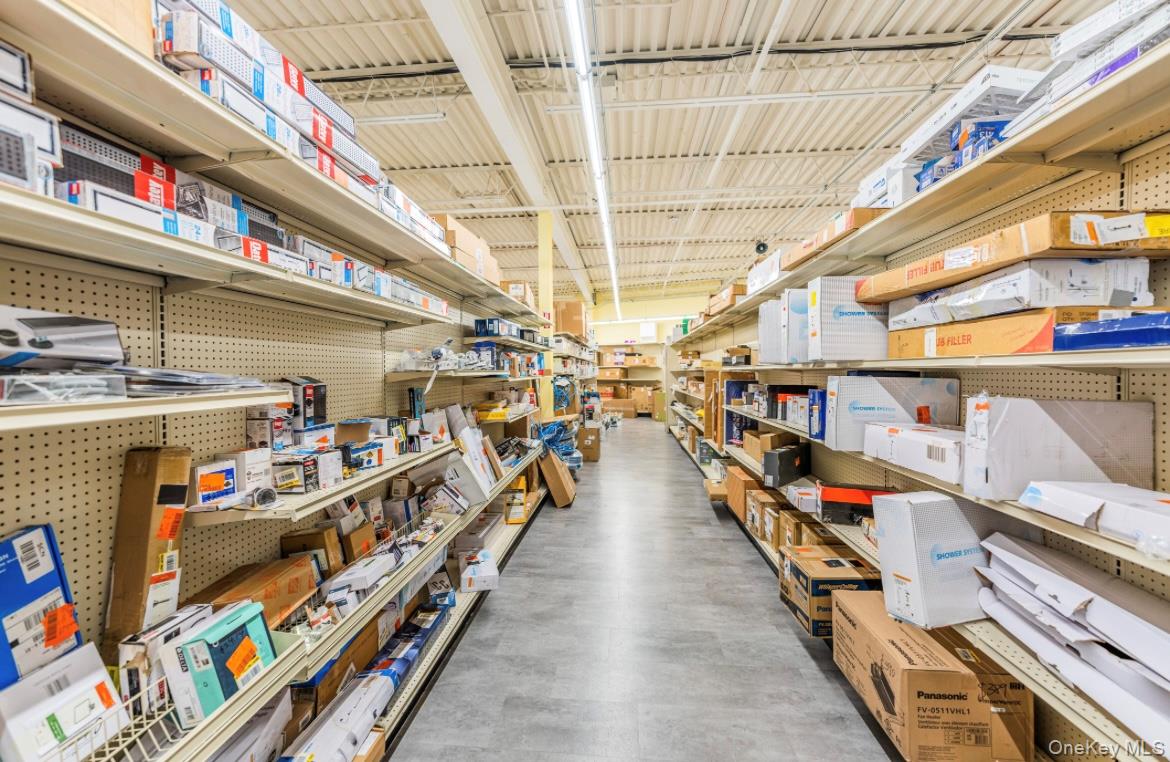 #17 photo, 555 Greenwich Street, ナッソー郡 Hempstead , NY 11550