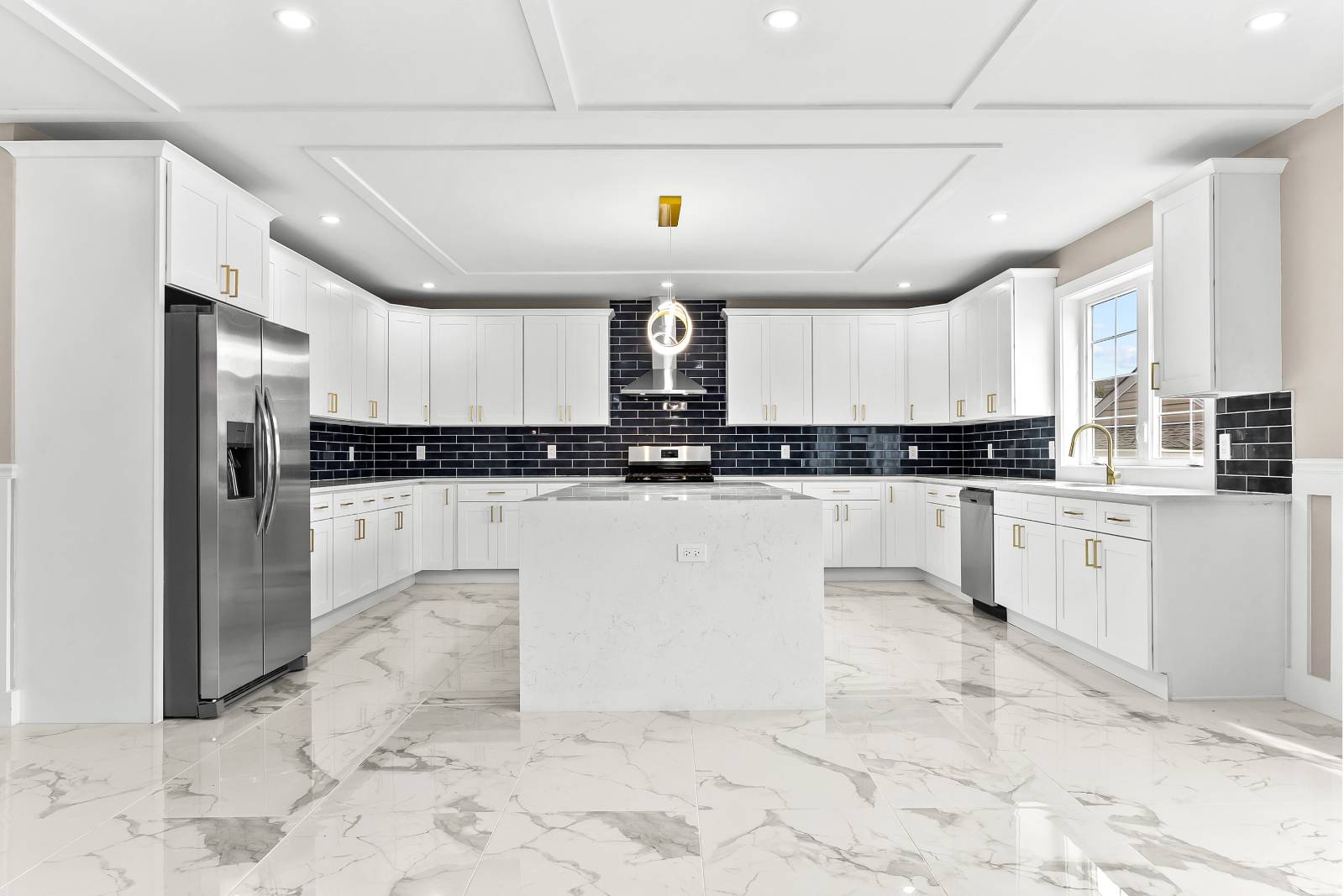 #10 photo, 311 Lyon St, Valley Stream , NY 11580