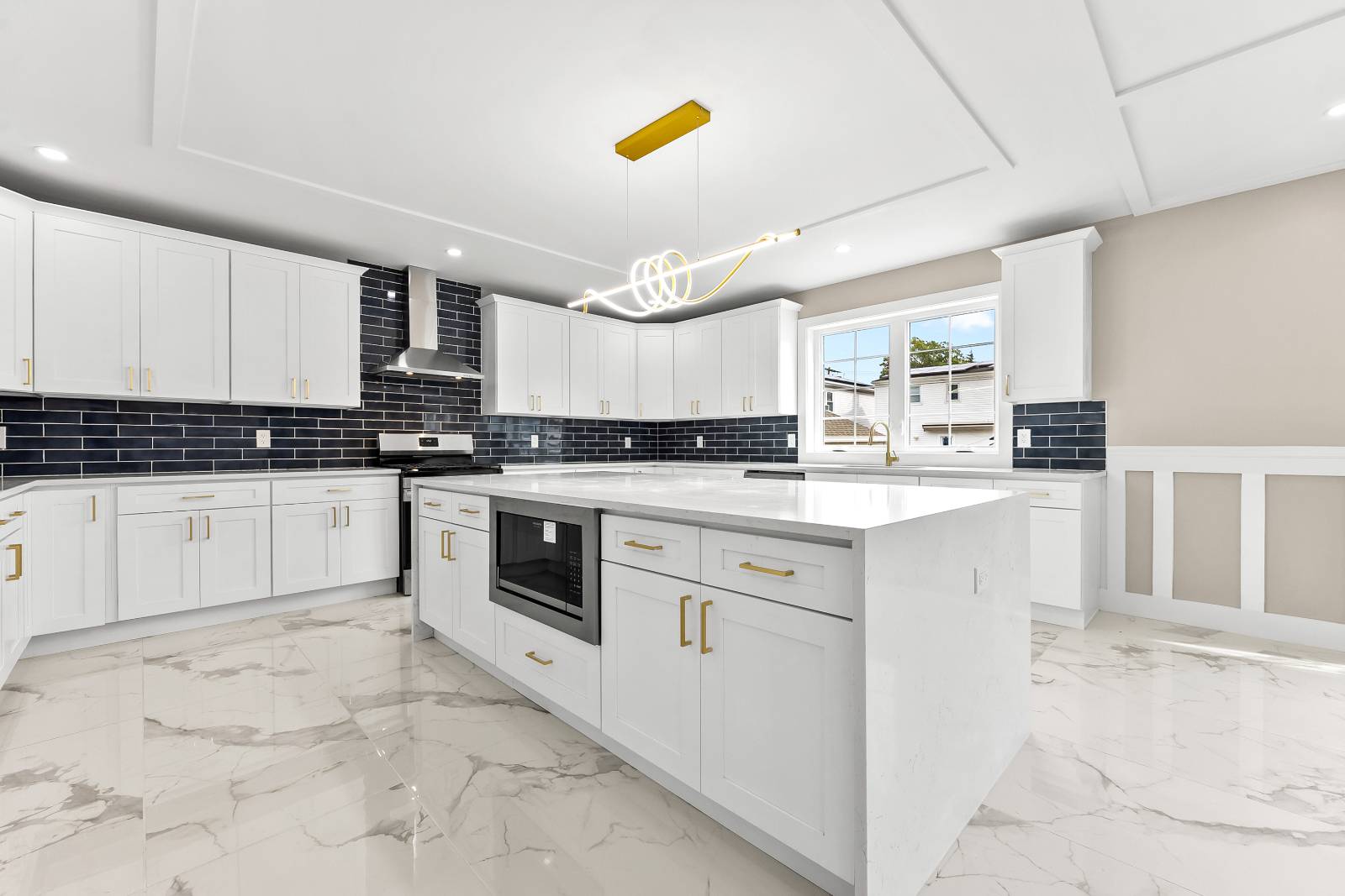 #11 photo, 311 Lyon St, Valley Stream , NY 11580