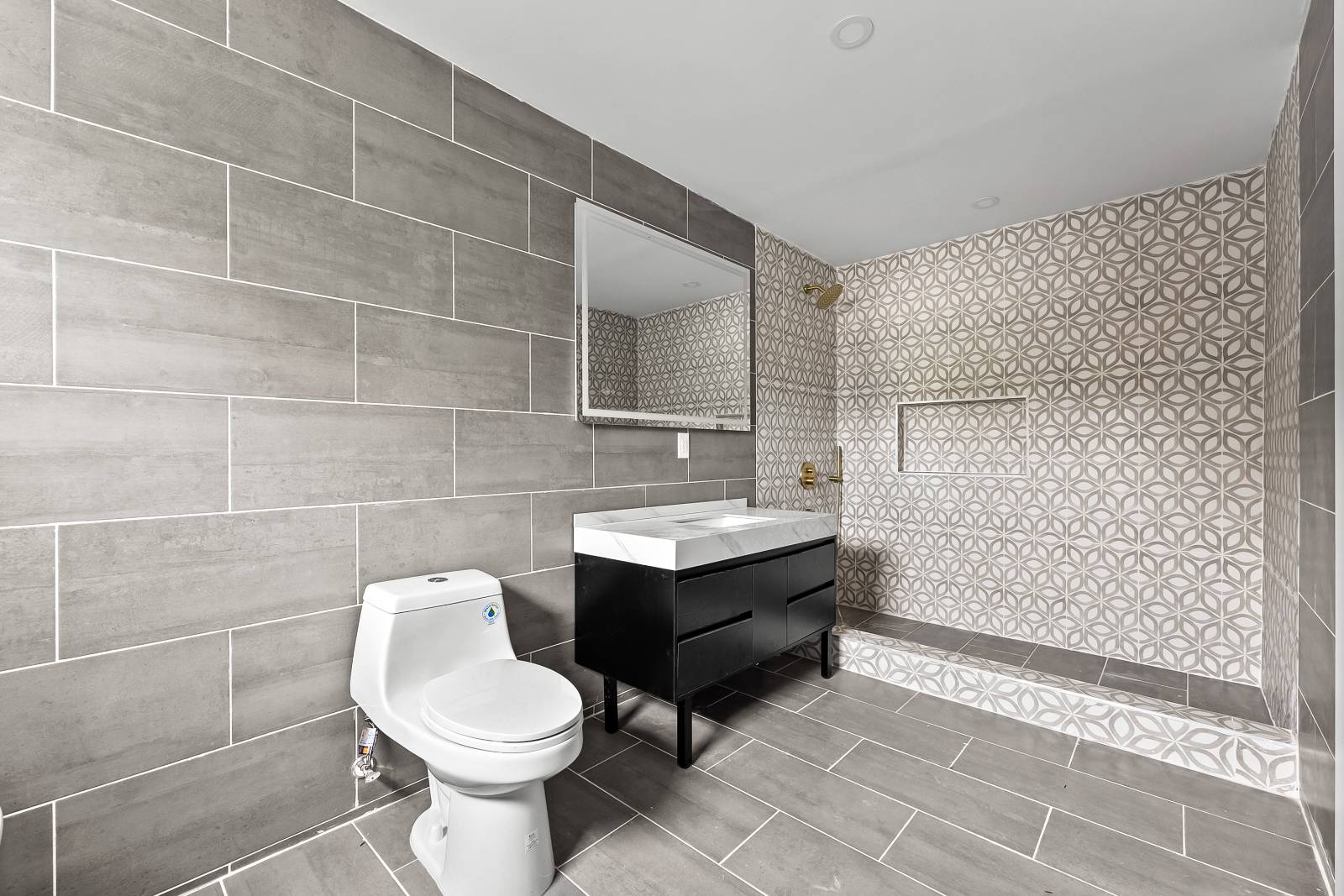 #24 photo, 311 Lyon St, Valley Stream , NY 11580