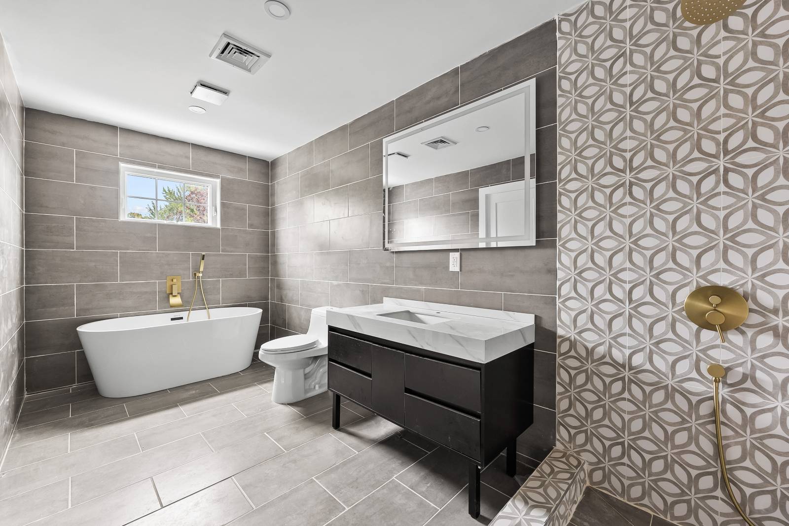 #25 photo, 311 Lyon St, Valley Stream , NY 11580