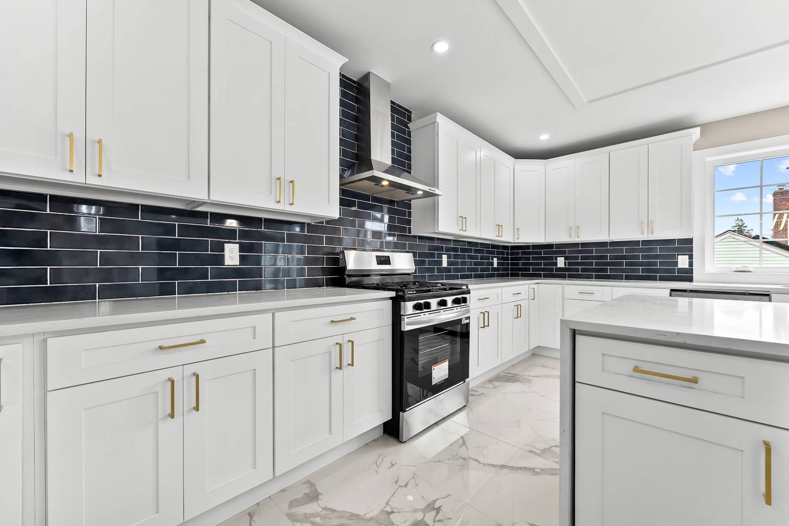 #6 photo, 311 Lyon St, Valley Stream , NY 11580