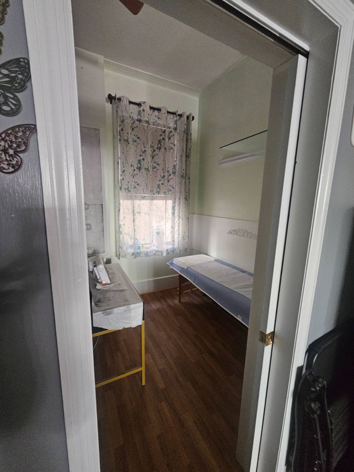 #9 photo, 266 West 23rd Street, New York , NY 10011