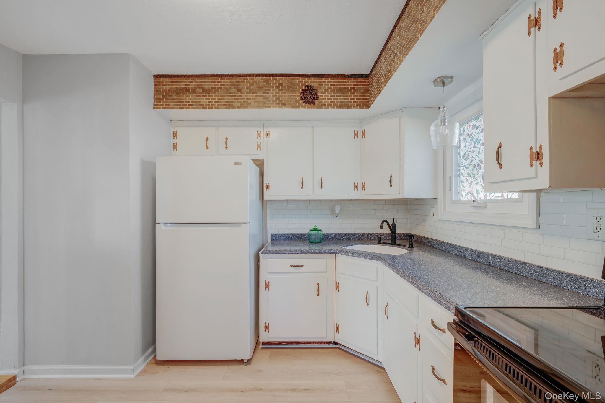 #10 photo, 6 Bonny Drive, Mastic , NY 11950