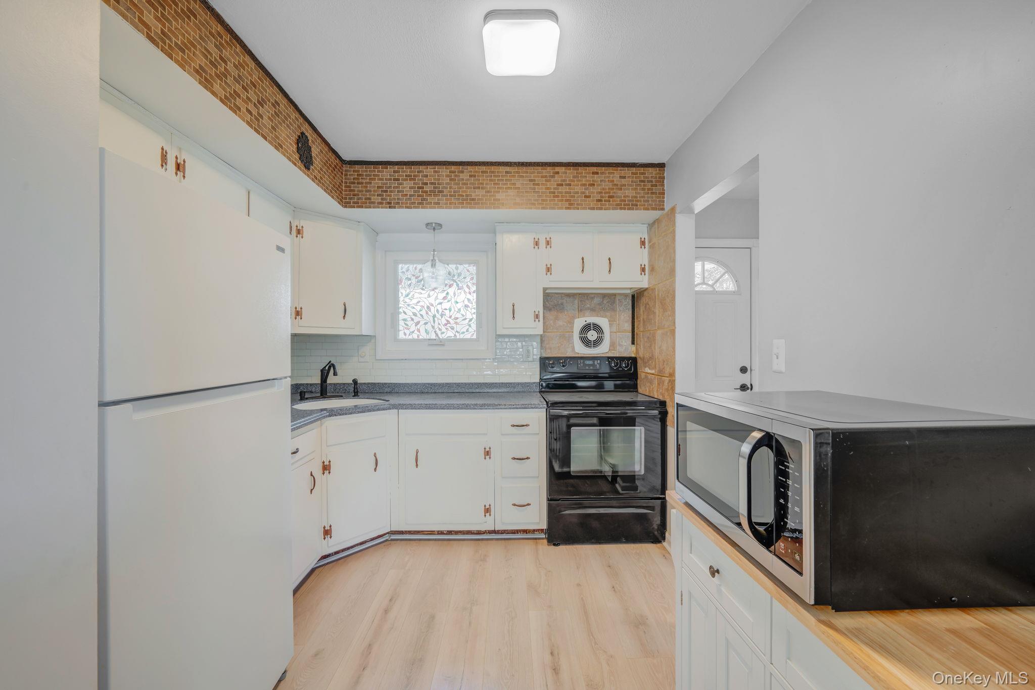 #11 photo, 6 Bonny Drive, Mastic , NY 11950