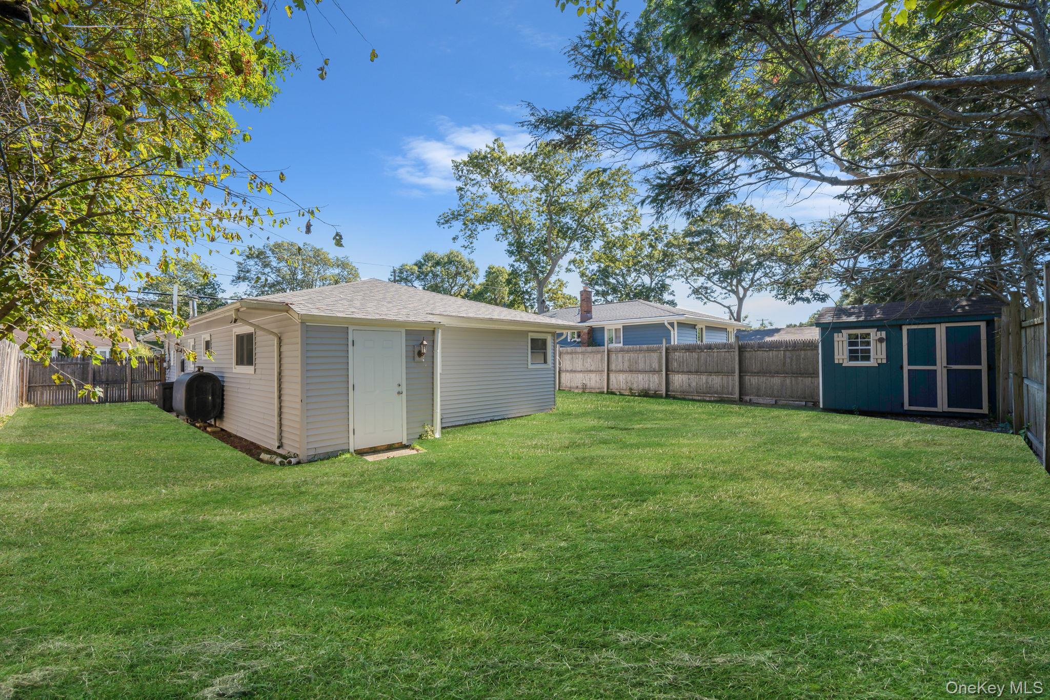 #19 photo, 6 Bonny Drive, Mastic , NY 11950