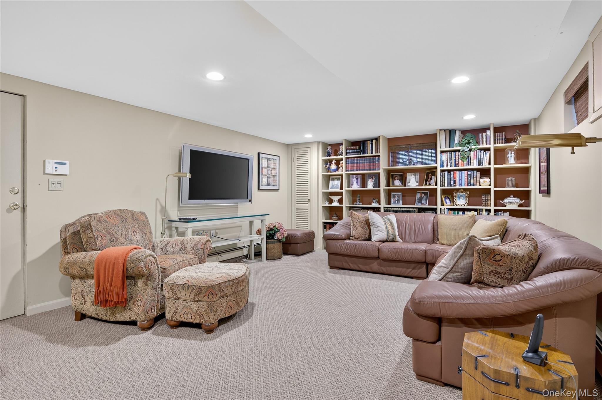 #12 photo, 80 Walnut Drive, 롱 아일랜드 East Hills , NY 11576