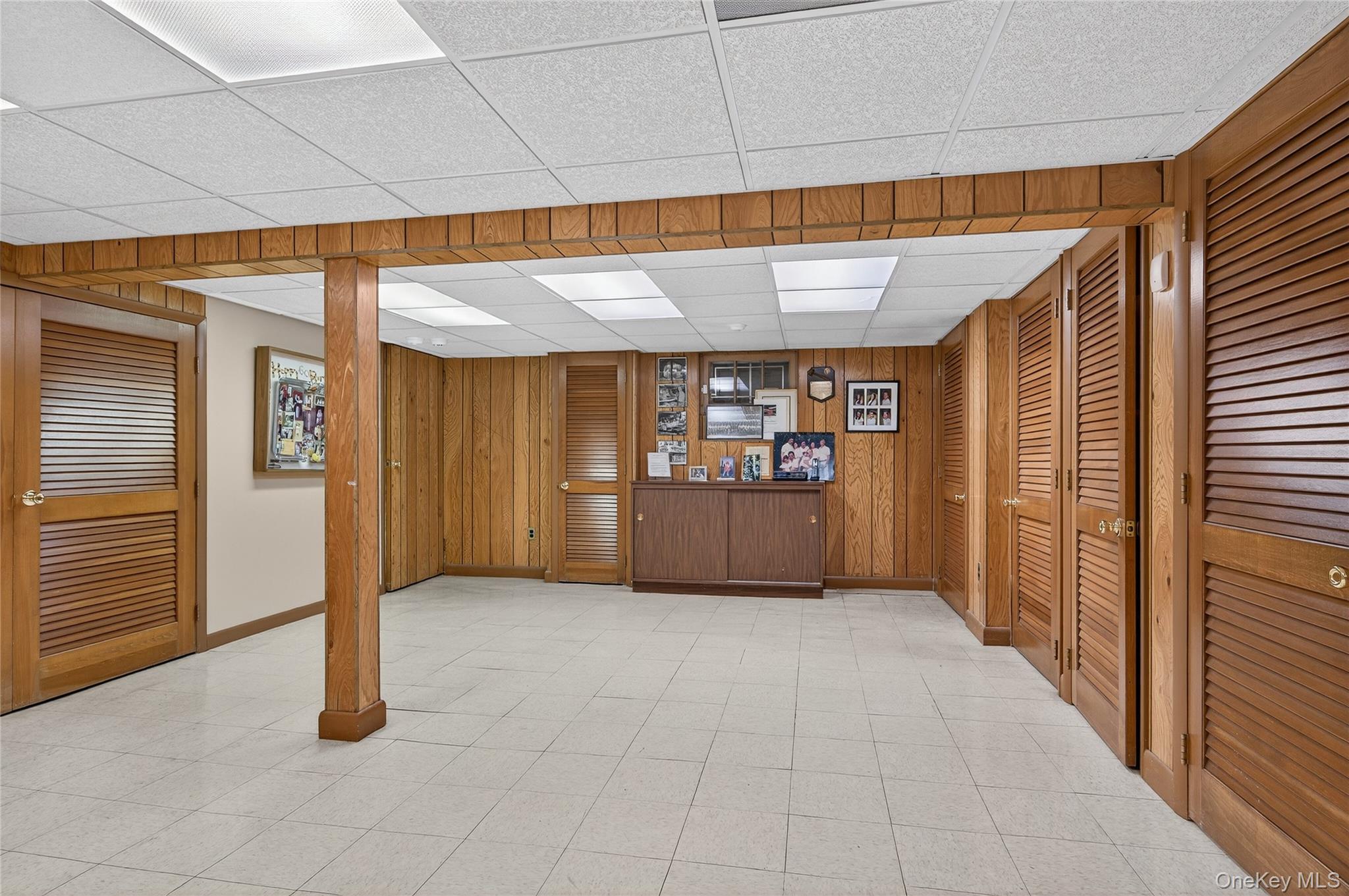 #15 photo, 80 Walnut Drive, 롱 아일랜드 East Hills , NY 11576