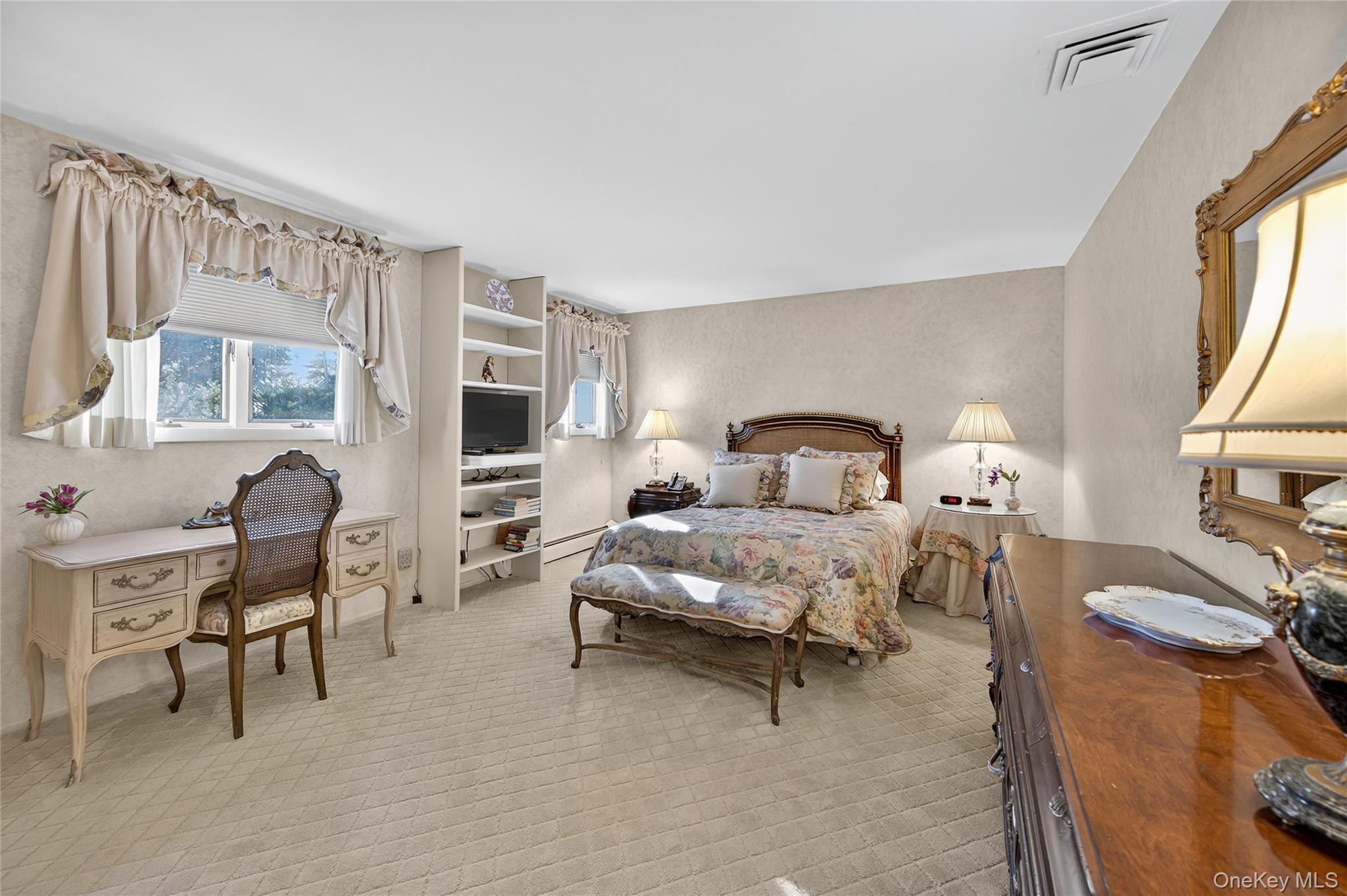 #16 photo, 80 Walnut Drive, 롱 아일랜드 East Hills , NY 11576