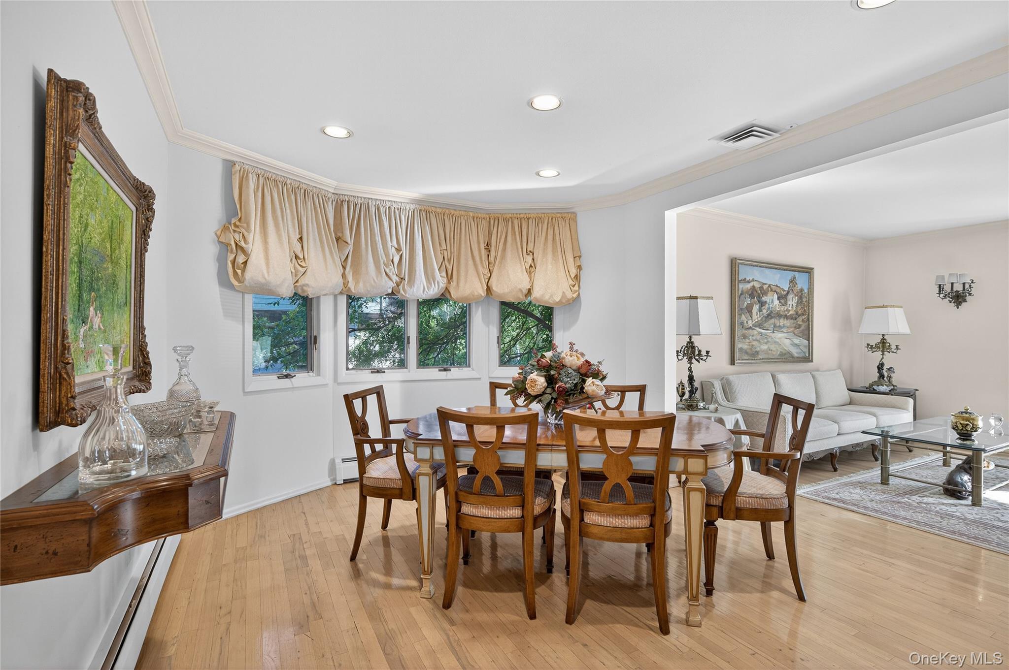 #5 photo, 80 Walnut Drive, 롱 아일랜드 East Hills , NY 11576