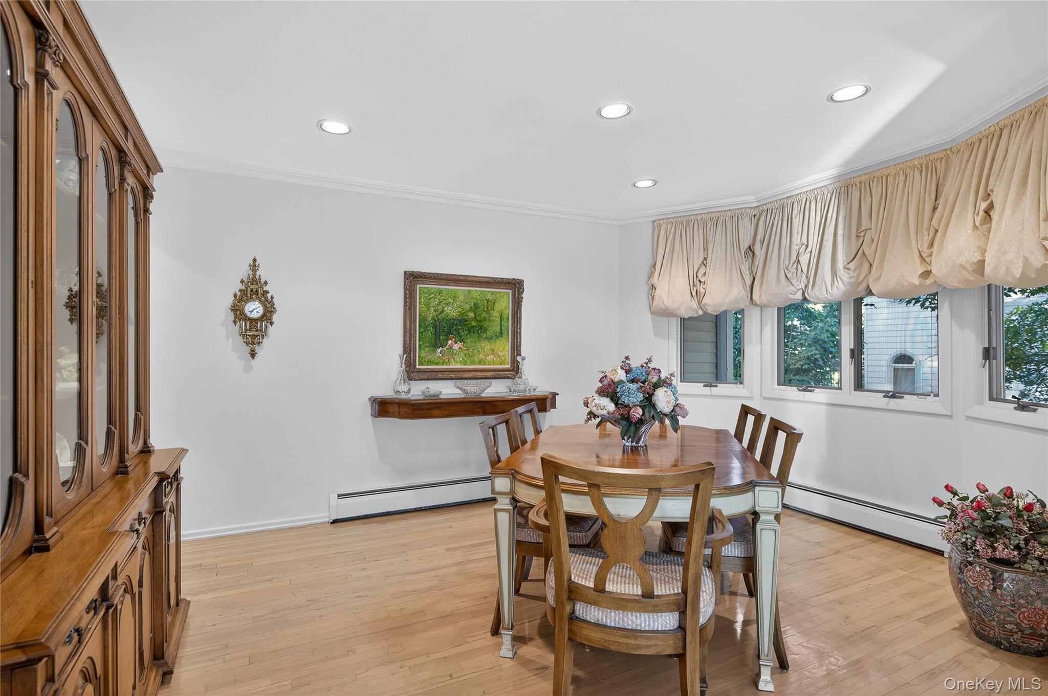 #6 photo, 80 Walnut Drive, 롱 아일랜드 East Hills , NY 11576