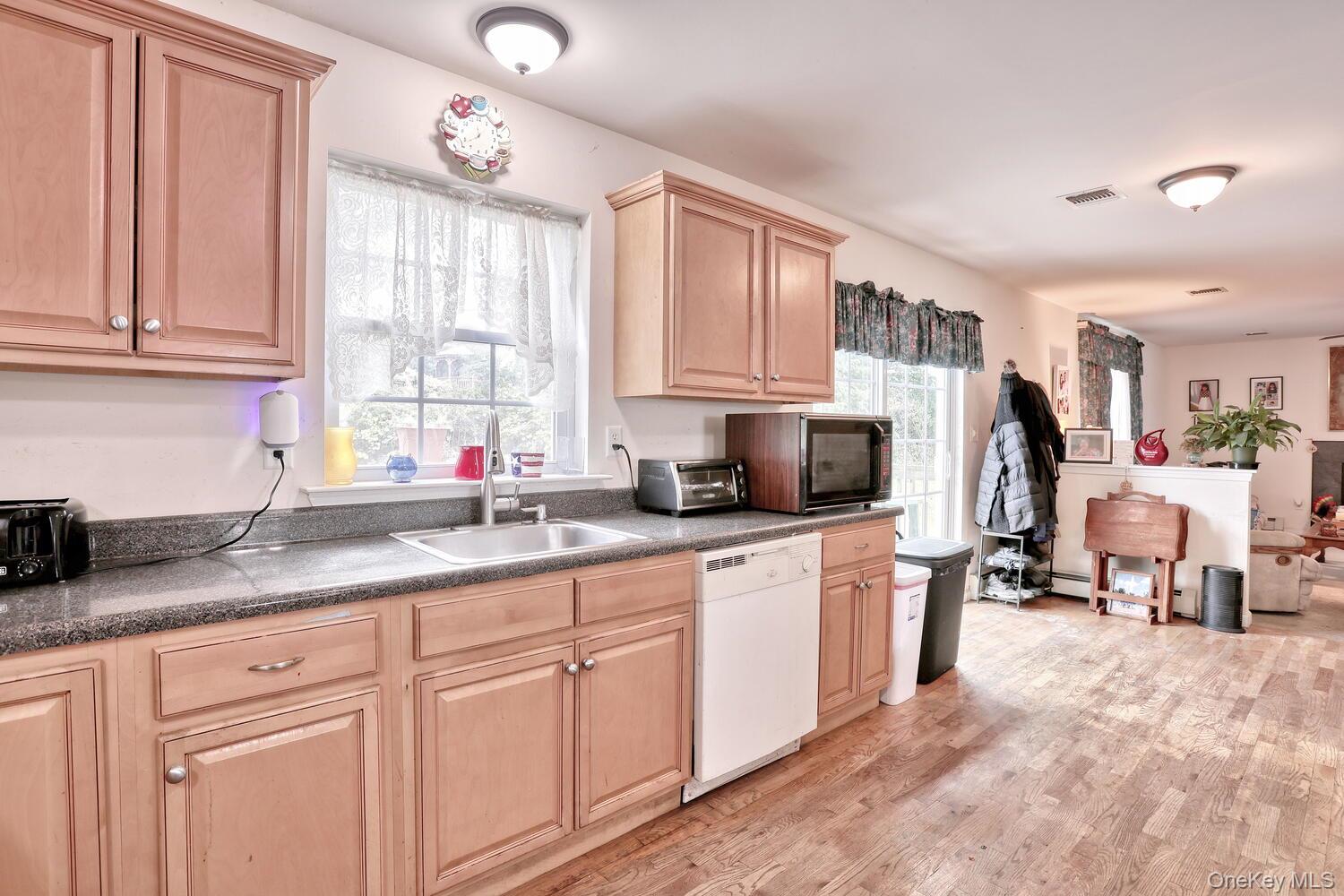 #8 photo, 4 Cameron Place, Wallkill , NY 12589