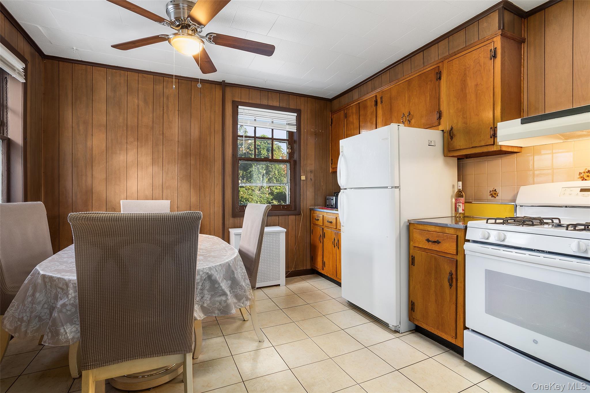 #13 photo, 2316 Laconia Avenue, Bronx , NY 10469